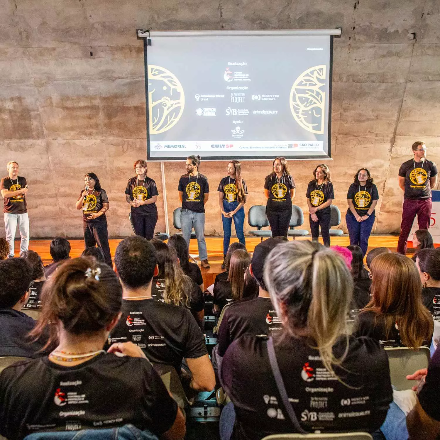 Organização no palco do Energia Voluntária