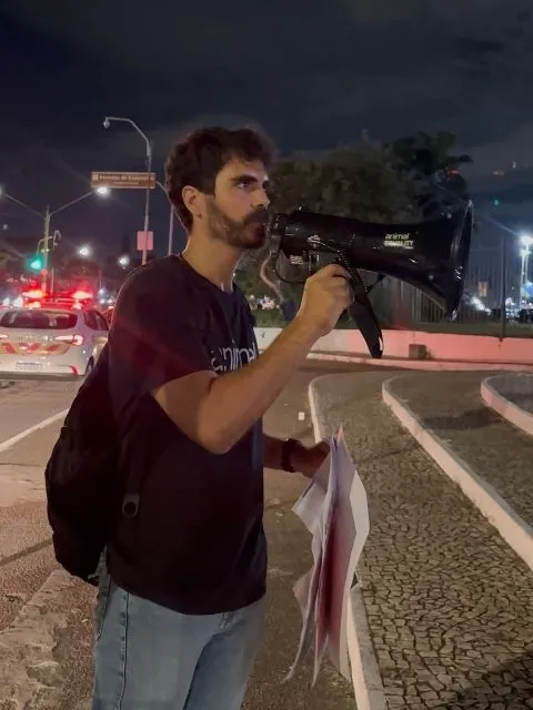 Em quatro dias, quatro protestos contra a McCain por duplo padrão com os animais 6