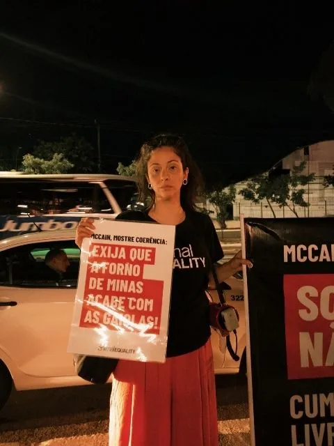 Em quatro dias, quatro protestos contra a McCain por duplo padrão com os animais 3
