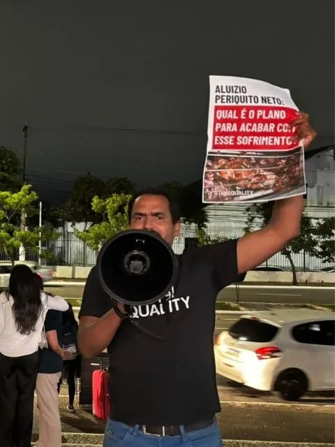 Em quatro dias, quatro protestos contra a McCain por duplo padrão com os animais 8