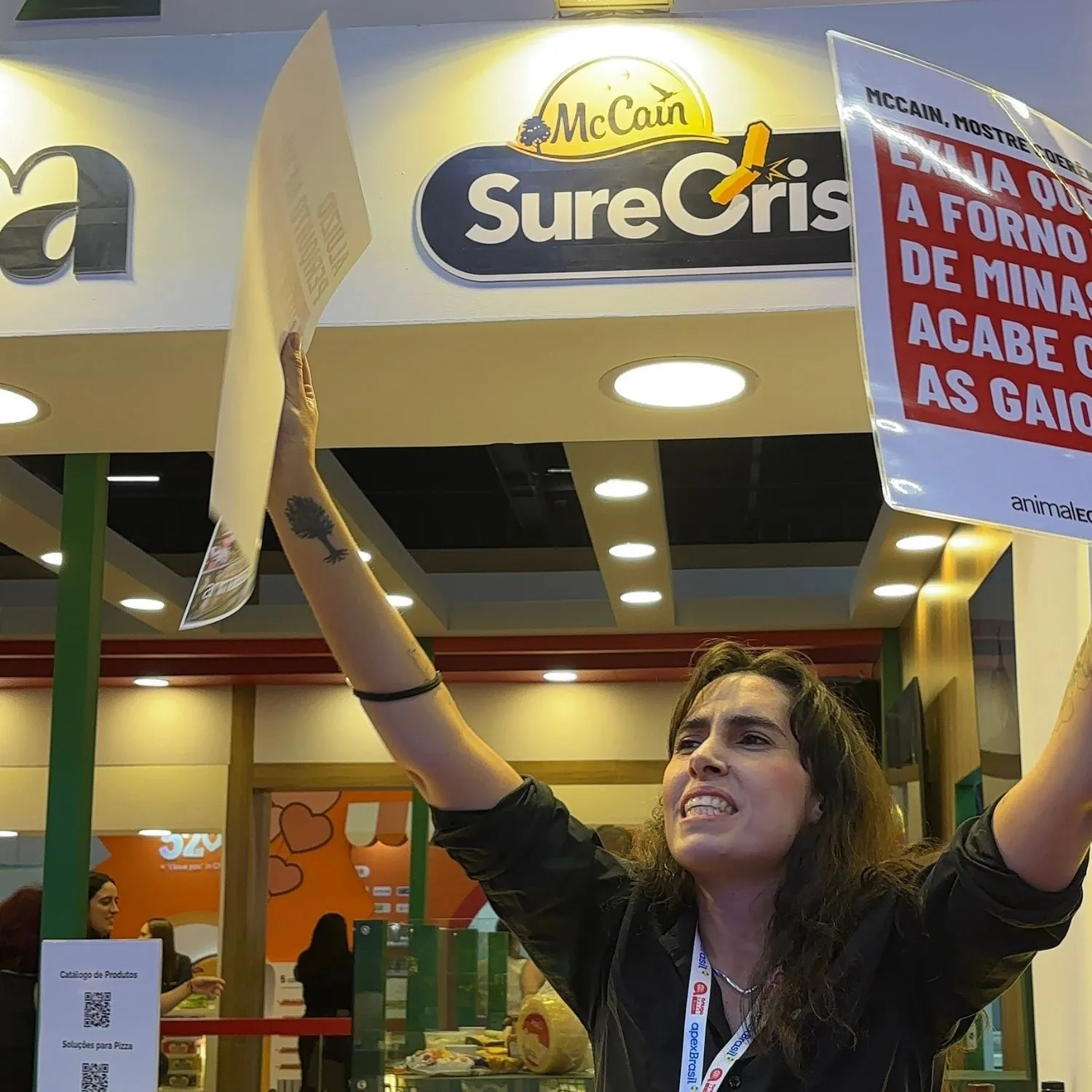 Em quatro dias, quatro protestos contra a McCain por duplo padrão com os animais